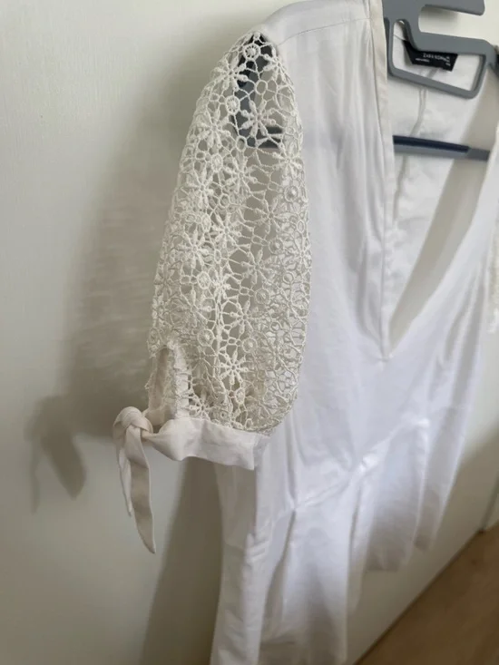 Zara White V-Neck Top with Lace Short Sleeves - Picture 2 of 4